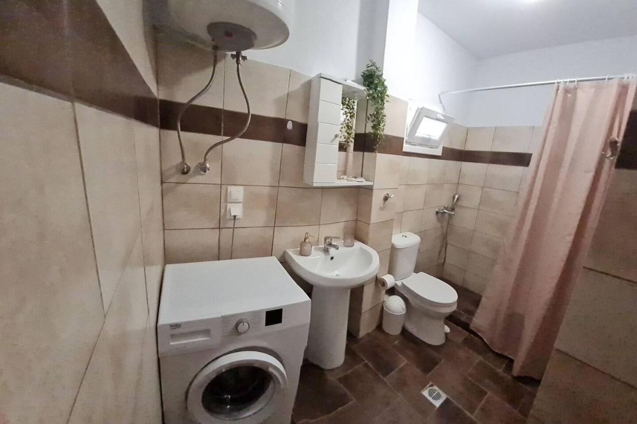 Lia'S Studio Skotina Buitenkant foto